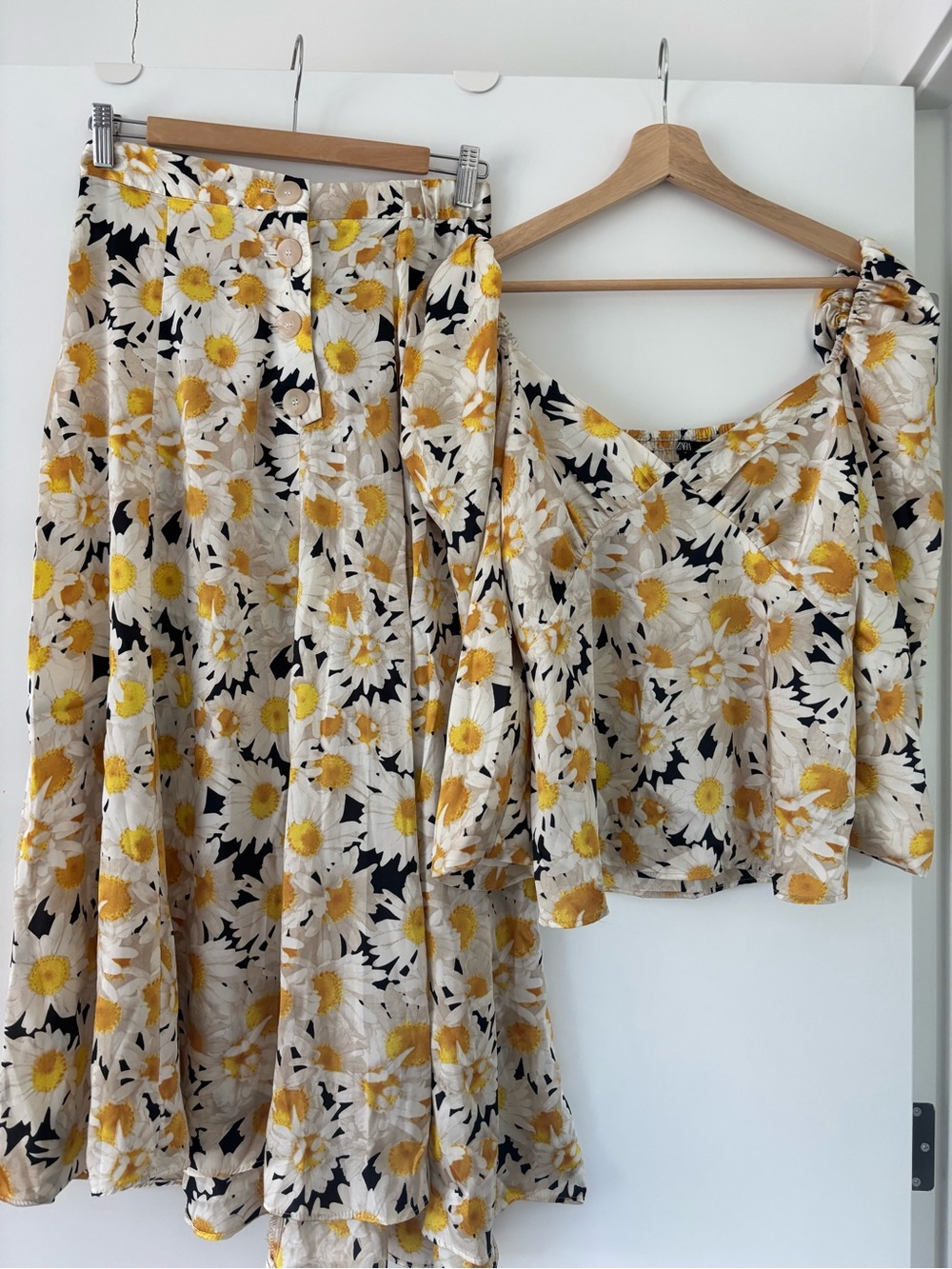 Matching Set Top & Skirt, Yellow & White Daisy A-Line Midi Skirt